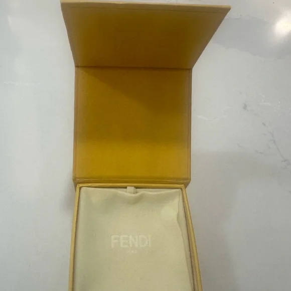 Fendi O’Lock Ring Size Medium 10.25